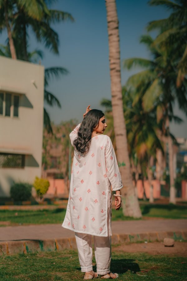Gulab - Image 7