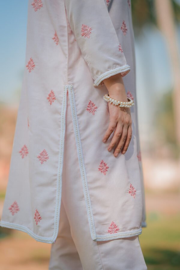 Gulab - Image 6